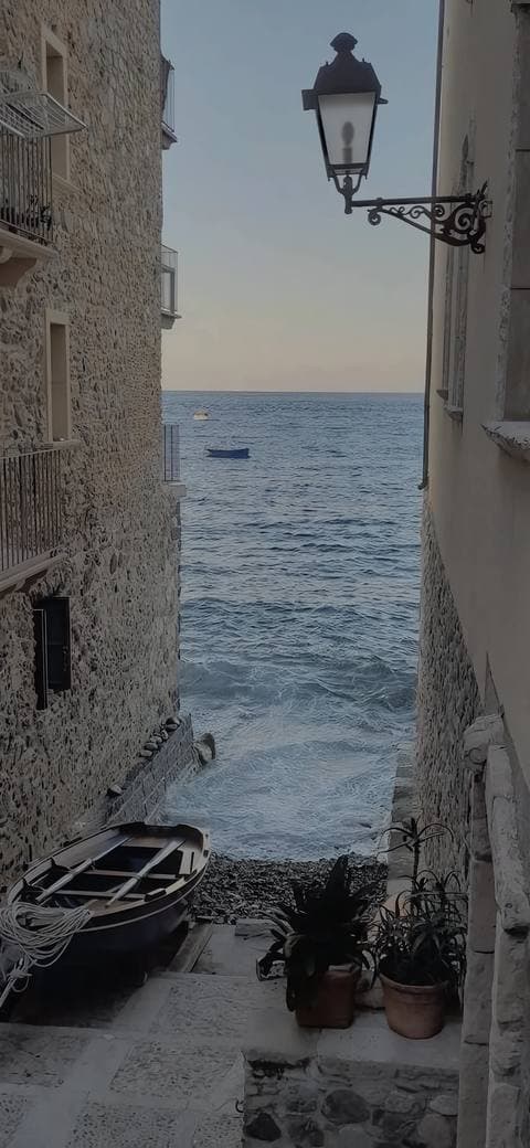 Alleyway to the Sea